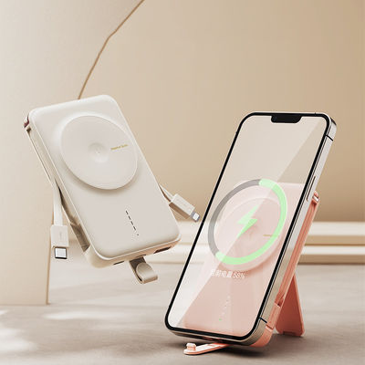Goede prijs. Magnetische batterij van 10000 mAh met 5W 7.5W draadloze uitgangsbescherming tegen overbelasting online