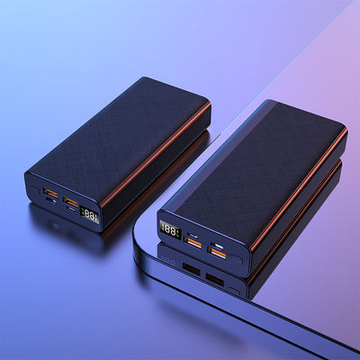 Universal Fast Charge Power Bank met 5V/2A micro-uitgang Type C 12V1.5A 9V2A 5V3A poort.